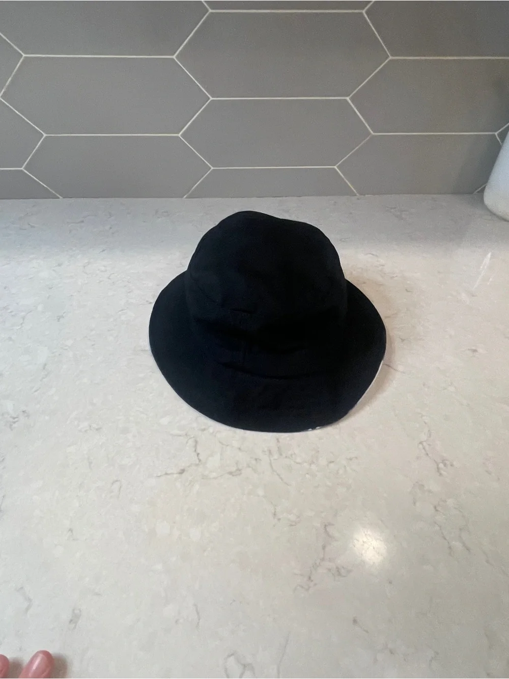Volcom Reversible Black Bucket Hat w/ White Logo / Tie Dye Black & Yellow Small
